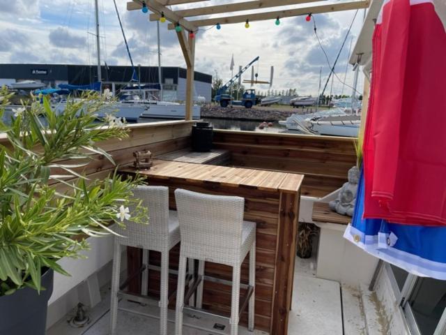 Exceptionnel Bateau Maison Reine Mathilde Ouistreham Exteriér fotografie