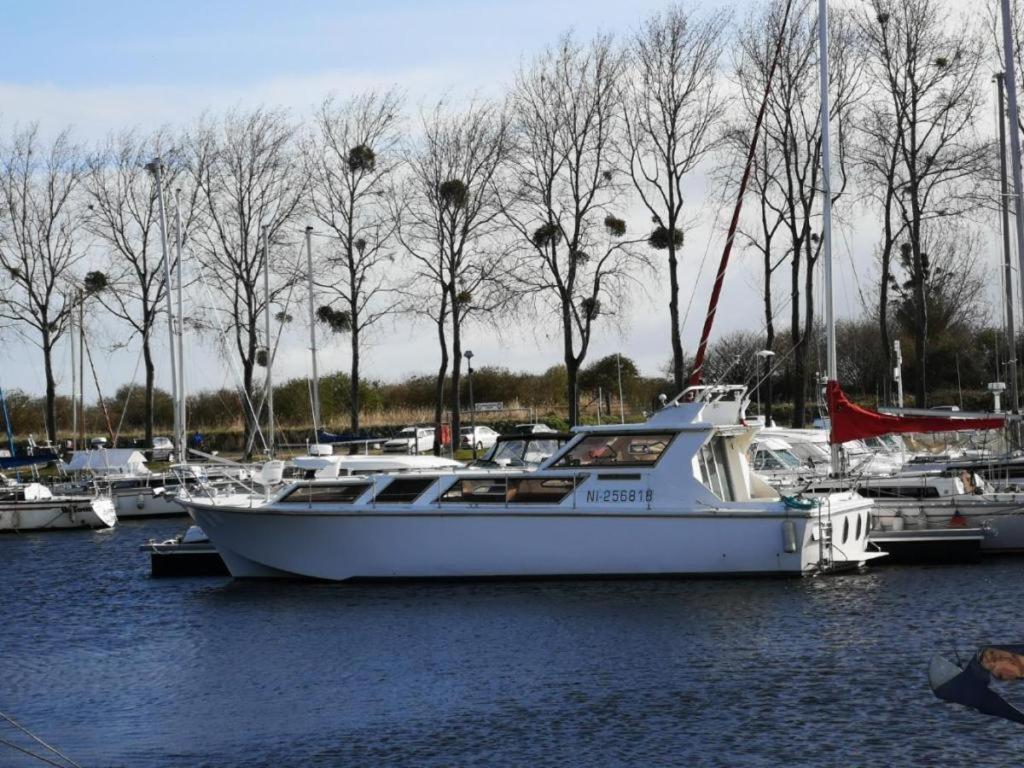 Exceptionnel Bateau Maison Reine Mathilde Ouistreham Exteriér fotografie